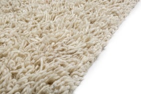 Wollen vloerkleed op maat - Berbero Lungo Creme 815 - sfeer